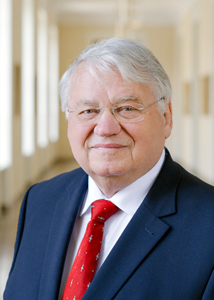 Akademiepräsident Prof. Dr. Karl-Heinz Hoffmann
